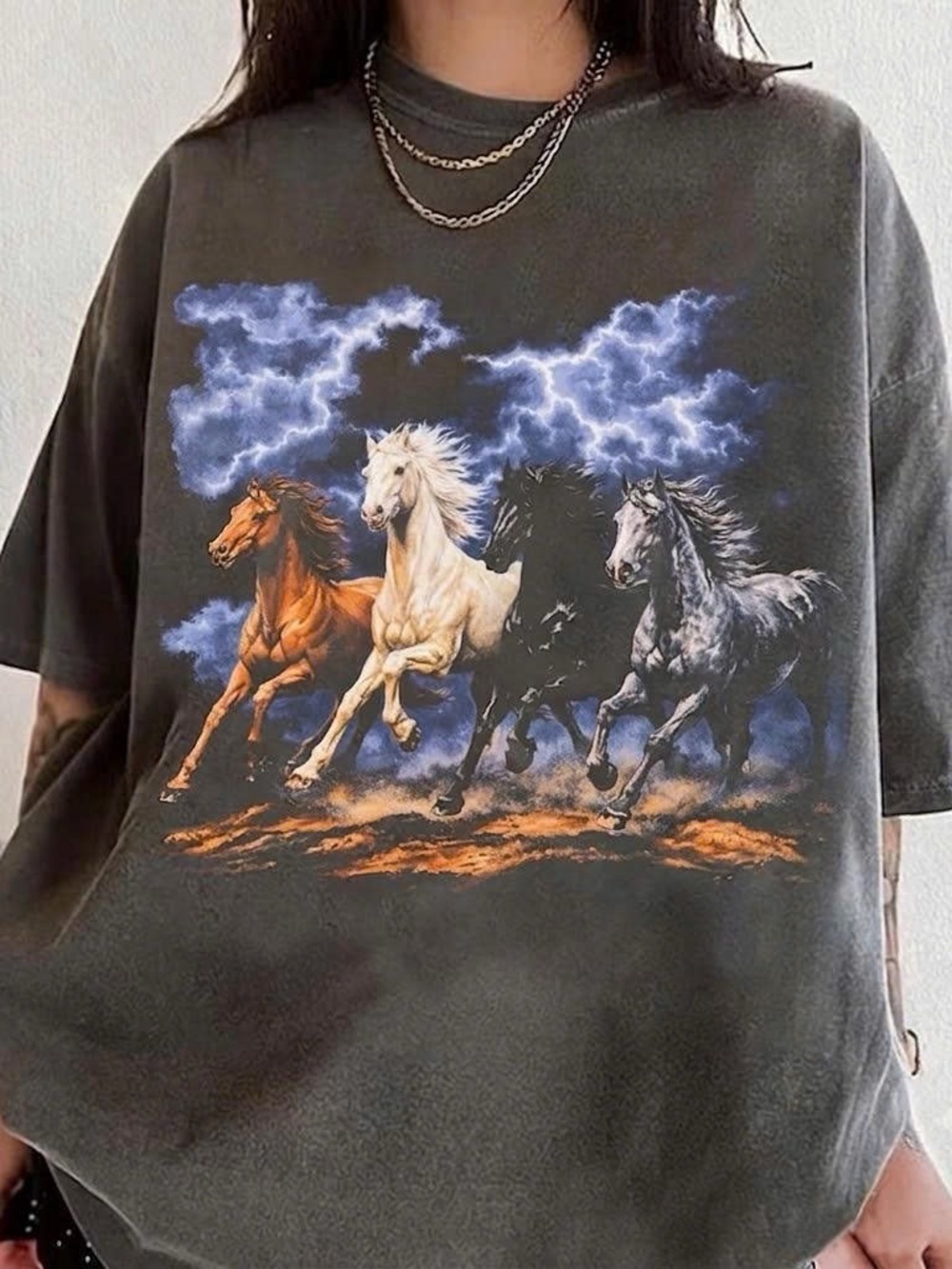 Women's Graphic Horse Crewneck Sweatshirt - Black